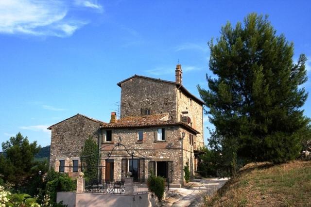 Gli Appartamenti Di Torre Bertona 托迪 外观 照片
