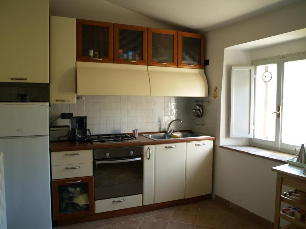 Gli Appartamenti Di Torre Bertona 托迪 外观 照片
