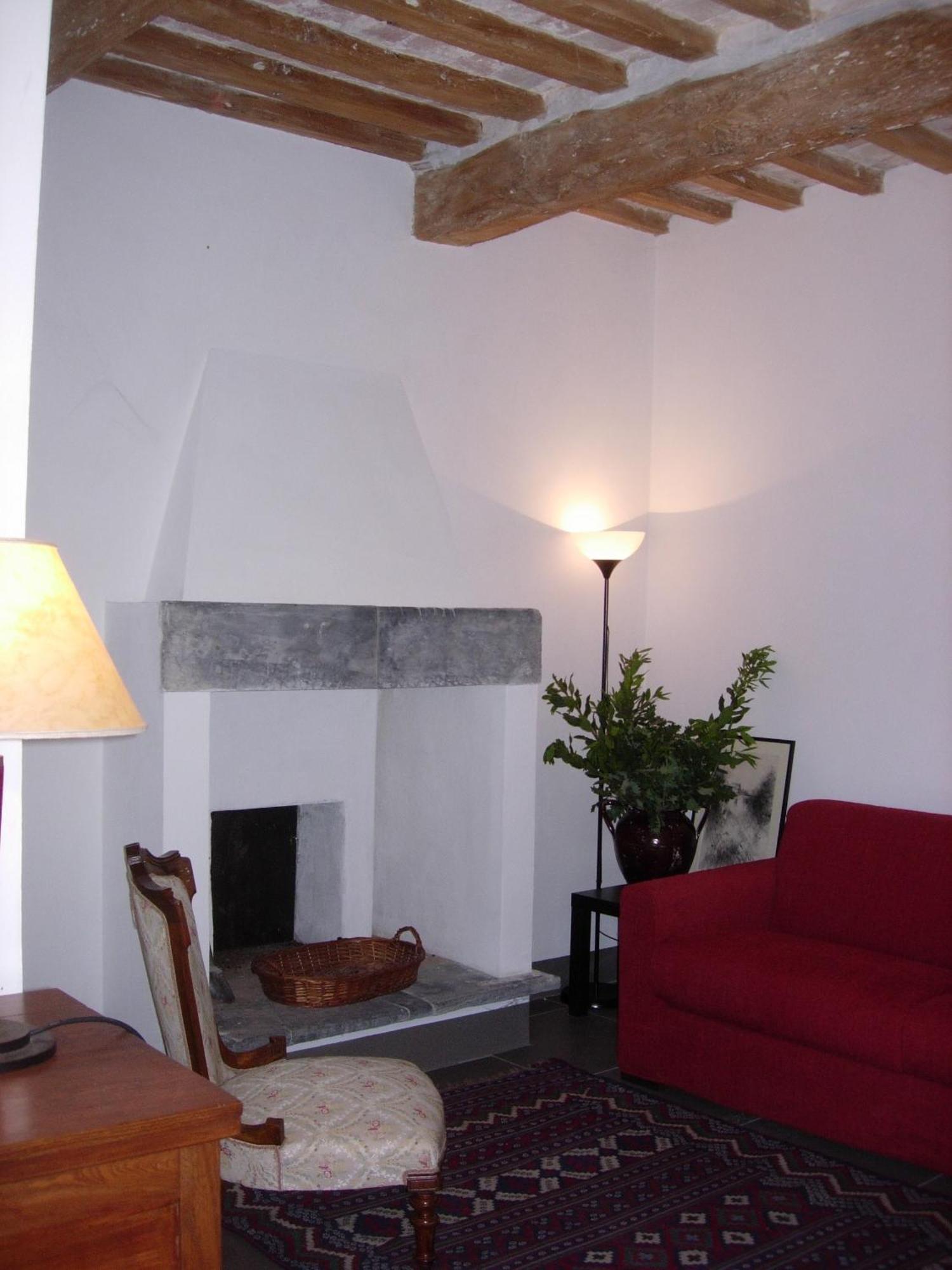 Gli Appartamenti Di Torre Bertona 托迪 外观 照片