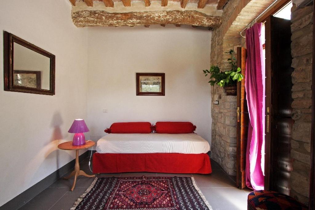 Gli Appartamenti Di Torre Bertona 托迪 客房 照片